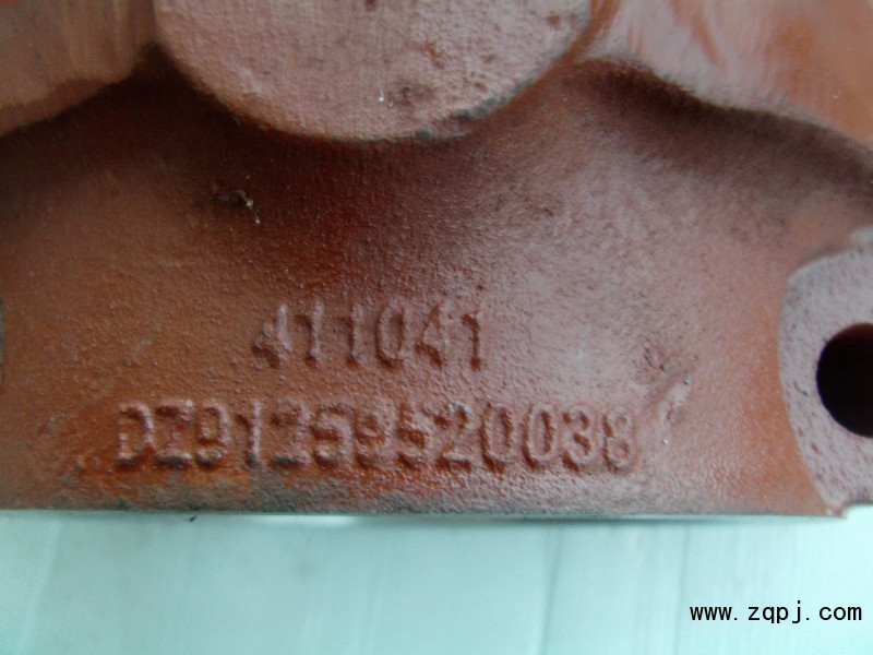 DZ91259520038,德龍F(tuán)3000平衡軸殼,濟(jì)南泉卡動力汽車配件有限公司