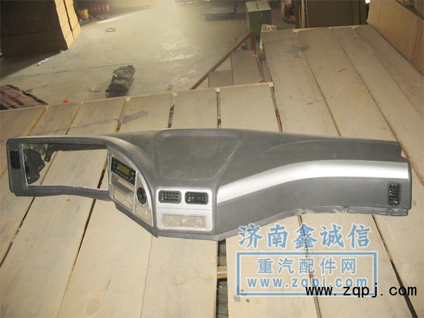 德龍M3000中卡汽車配件 工作臺總成儀表臺2600元/套/53-01010