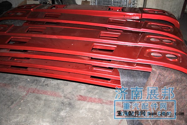 AZ1641241003,原廠裝車HOWO最新款保險(xiǎn)杠總成,濟(jì)南冠澤卡車配件營銷中心