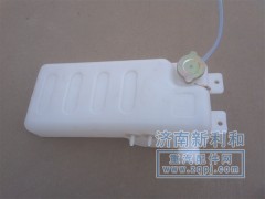 AZ9112530403,STRW前臥式膨脹水箱,濟(jì)南新利和汽車(chē)配件有限公司