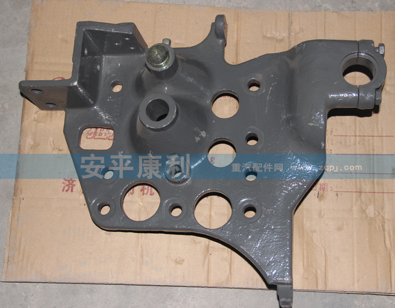 AZ1682430231,AZ1682430231--駕駛室翻轉(zhuǎn)支架-左--HOWO,山東康潤(rùn)機(jī)械制造有限公司