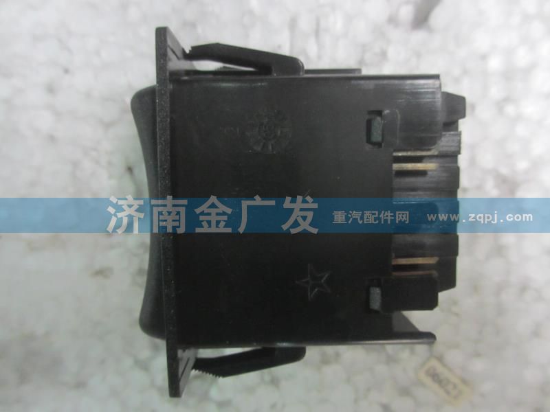 81.25503.6131,高頂駕駛室電動(dòng)天窗開關(guān),濟(jì)南金廣發(fā)商貿(mào)有限公司