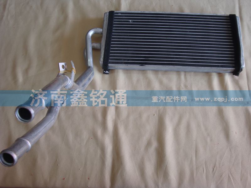 重汽豪運新式暖風(fēng)水箱/