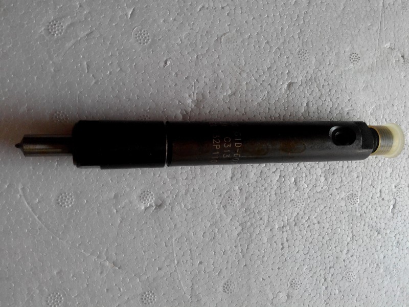 中國(guó)重汽     噴油器共軌組件R1540080016/噴油器共軌組件R1540080016