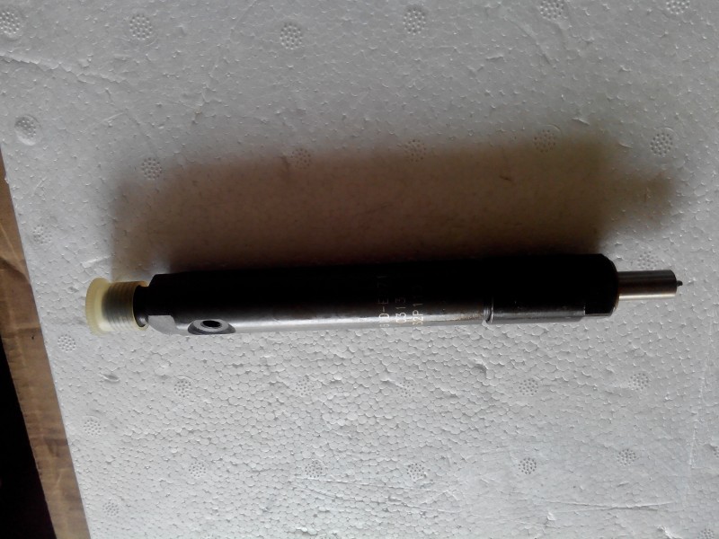 中國(guó)重汽     噴油器共軌組件R1540080016/噴油器共軌組件R1540080016