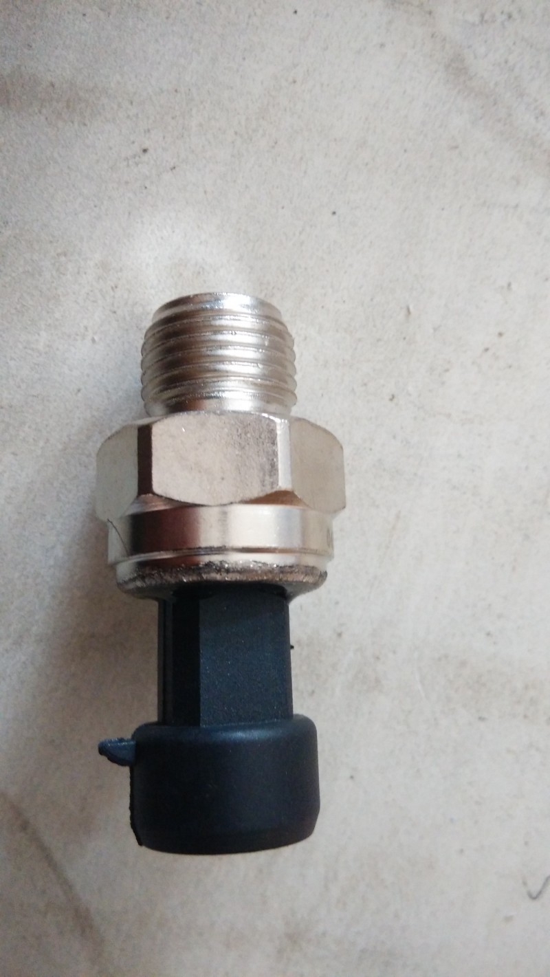 中國(guó)重汽   電子式氣壓傳感器WG9100583058/電子式氣壓傳感器WG9100583058