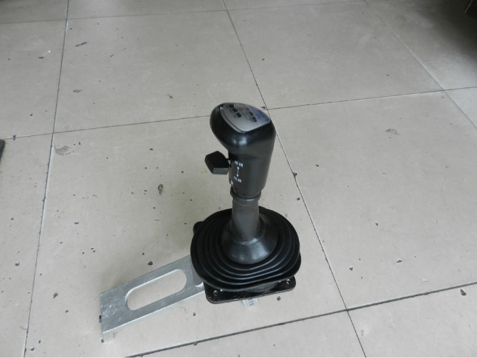 奔馳V3,換擋桿總成,濟(jì)南明海汽車配件廠