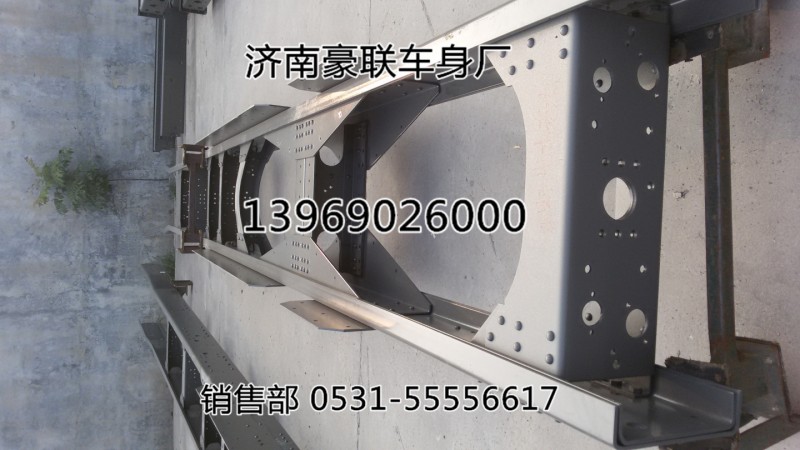 德龍F(tuán)3000牽引車車架總成大架子訂做二梁總成,車架總德龍F(tuán)3000牽引車車架總成大架子訂做二梁總成,山東豪聯(lián)車身制造廠