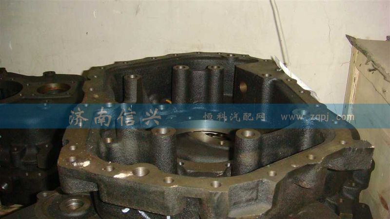 AZ2220100005,變速器后殼（HW20716）,濟南信興汽車配件貿易有限公司