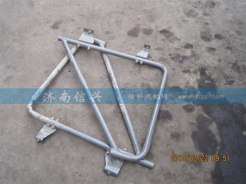 AZ9925933235,連接支架(A7),濟(jì)南信興汽車配件貿(mào)易有限公司