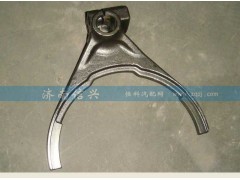 WG2214100008,副箱撥叉,濟(jì)南信興汽車配件貿(mào)易有限公司