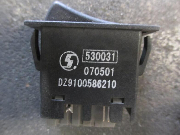 DZ9100586210,巡航功能恢復(fù)開(kāi)關(guān),濟(jì)南尊龍(原天盛)陜汽配件銷(xiāo)售有限公司