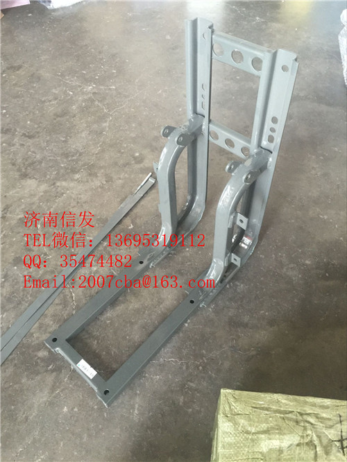 AZ9525560001重汽T7H尿素箱支架,AZ9525560001重汽T7H尿素箱支架,濟南信發(fā)汽車配件有限公司