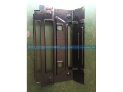 ,上汽紅巖杰獅自卸車三節(jié)式鐵保險杠 保險杠中段,濟(jì)南匯達(dá)汽配銷售中心