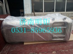 WG9925555698,帶踏板油箱,濟(jì)南明鉅汽車配件有限公司（原濟(jì)南協(xié)力）