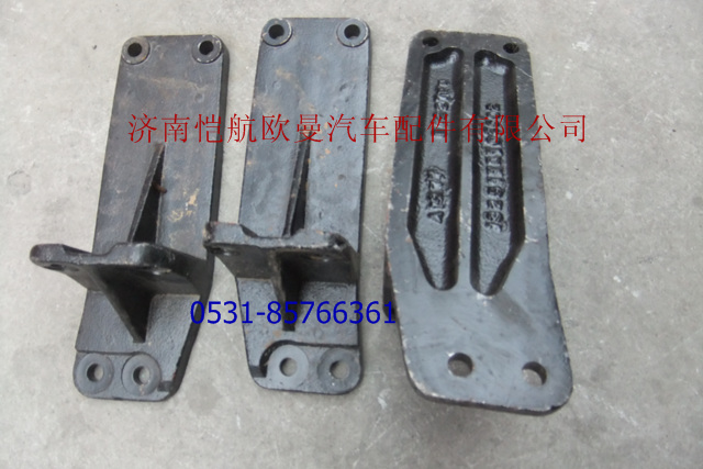 1325110102002,發(fā)動機(jī)后支撐托架 左,濟(jì)南愷航歐曼汽車配件有限公司