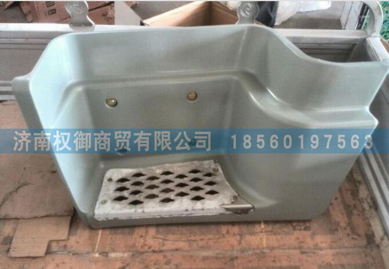 AZ1671240030,重汽豪瀚高位左下踏板總成,濟南權(quán)御進出口有限公司