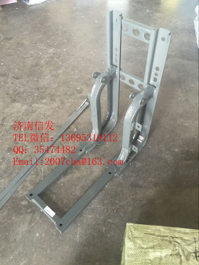 AZ9525560001重汽T7H尿素箱支架/AZ9525560001