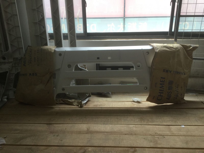 汕德卡C7H保險杠總成/812W41610-0003