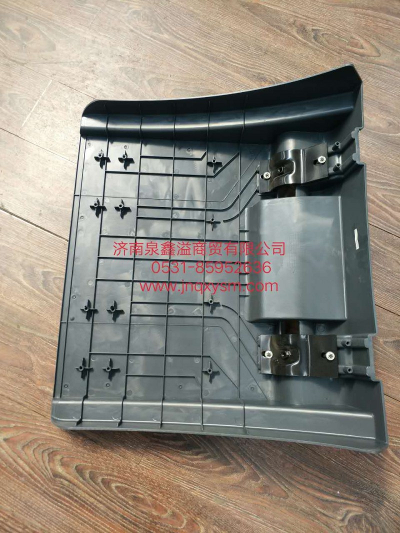 100510300047,后輪前擋泥板總成,濟南泉鑫溢商貿(mào)有限公司