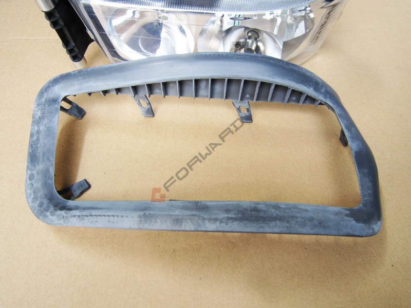 569.02.303.16,Headlamp seal sleeve right,濟(jì)南向前汽車配件有限公司