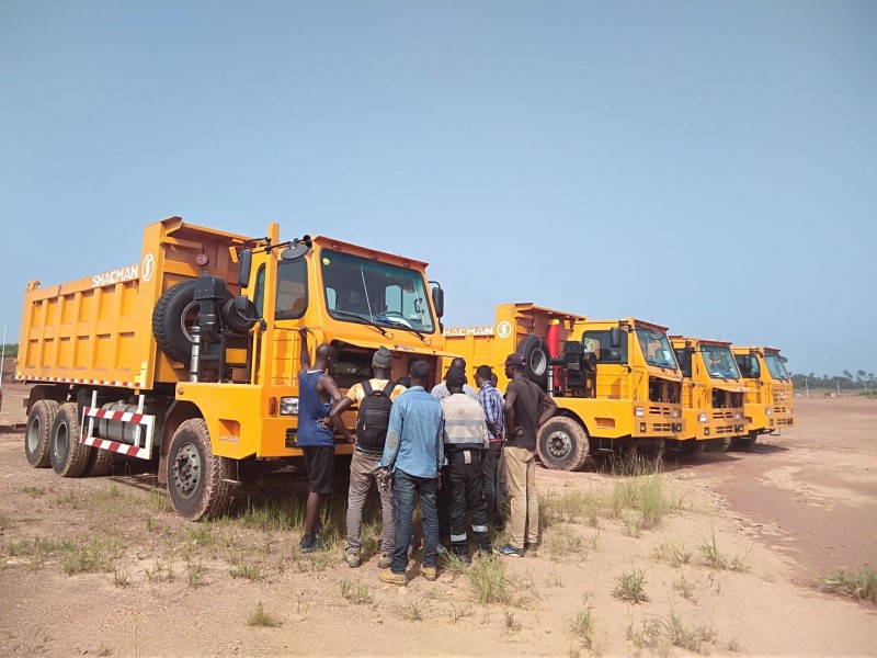 偏駕駛室自卸車6X4，