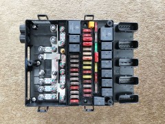 DZ93189712170,底盤中央電器盒，Chassis central electrical box,濟(jì)南向前汽車配件有限公司
