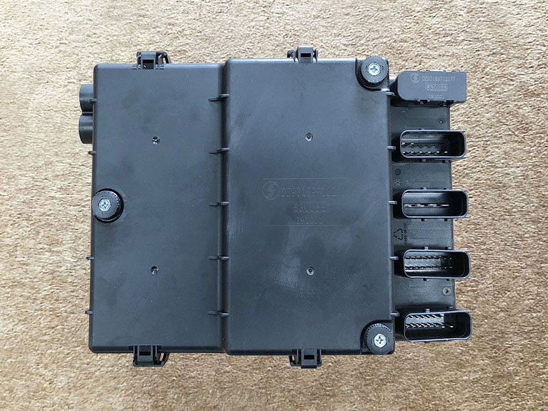 DZ93189712170,底盤中央電器盒，Chassis central electrical box,濟(jì)南向前汽車配件有限公司