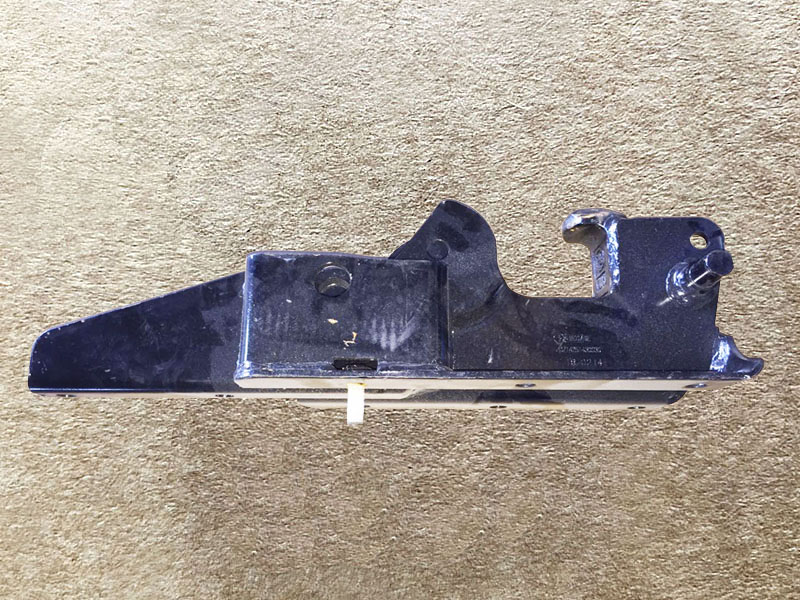 DZ14251430030,翻轉(zhuǎn)軸右支撐,Turn the right support shaft X3000,濟南向前汽車配件有限公司