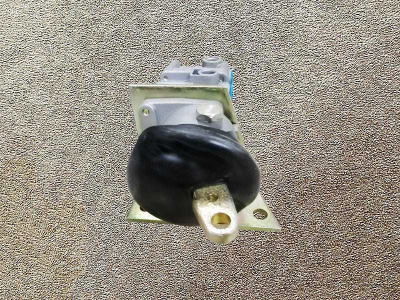 AZ9100360040,Total brake valve,濟(jì)南向前汽車(chē)配件有限公司