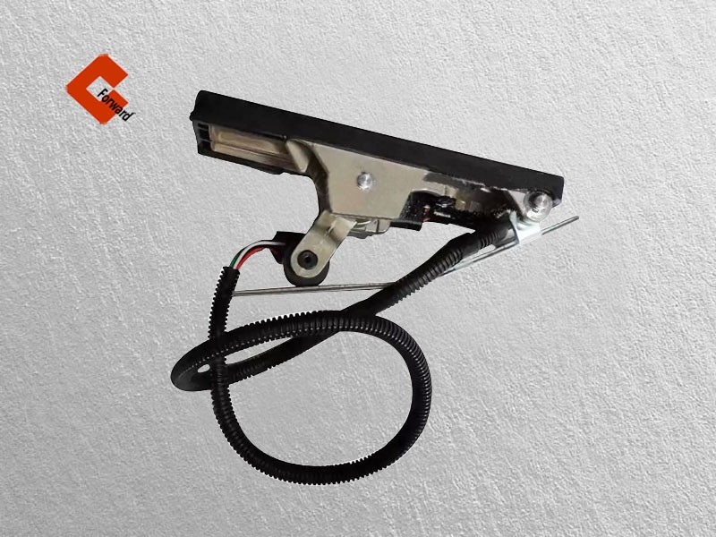 DZ9100570082,Accelerator pedal assembly,濟(jì)南向前汽車配件有限公司