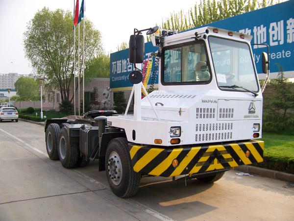 豪威碼頭牽引車(chē)