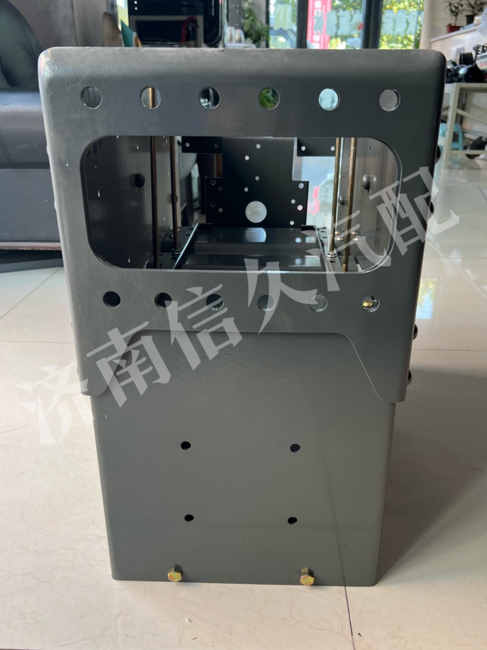 WG9X25760120,電瓶箱體,濟(jì)南信久汽配銷(xiāo)售中心