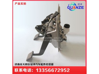 AZ9925360067,新款T7H加寬型組合踏板支架,濟(jì)南冠澤卡車配件營(yíng)銷中心