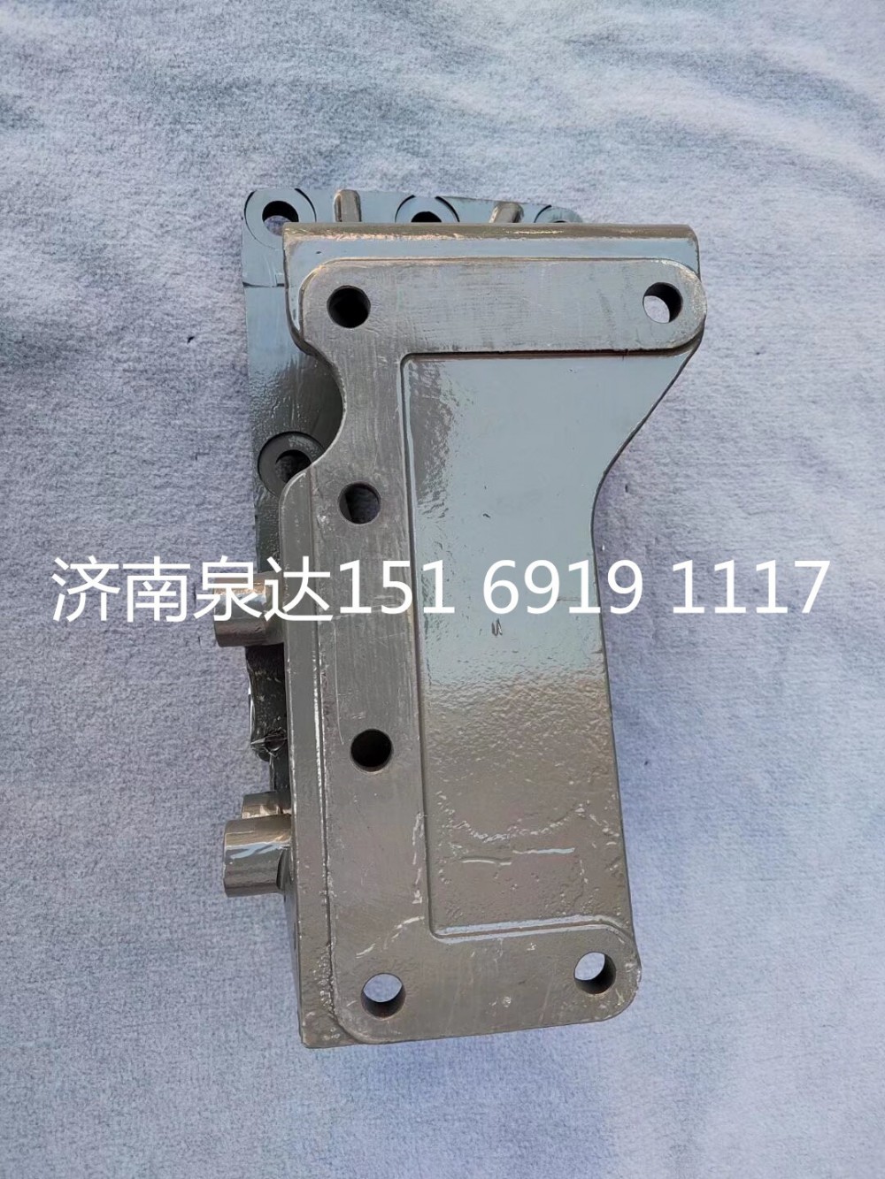 WG9525470367,轉(zhuǎn)向器支架,濟南泉達(dá)汽配有限公司