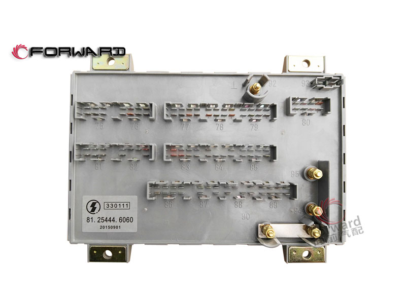 SHACMAN F2000  車身駕駛室電器系統(tǒng)  DZ9100586400  中央電器裝置板/DZ9100586400 中央電器裝置板