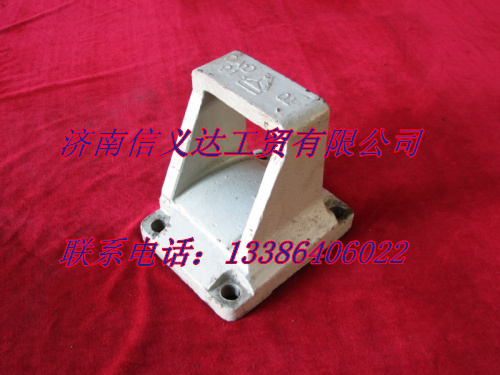 后板簧左前支架 AZ9725520001/AZ9725520001