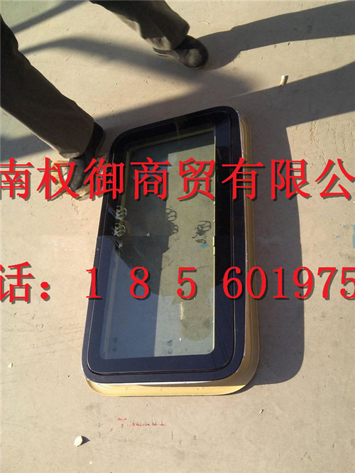 WG1684778101,重汽新斯太爾左右儀表面罩組件WG1682167010WG1682167086,濟(jì)南權(quán)御進(jìn)出口有限公司